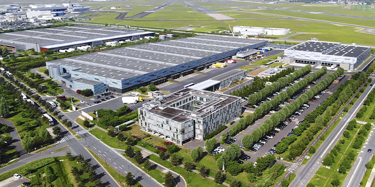 Découvrez la plateforme logistique du campus Manutan ! 