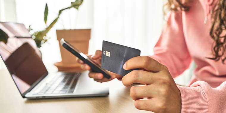 Manutan dévoile les tendances du e-commerce en 2023