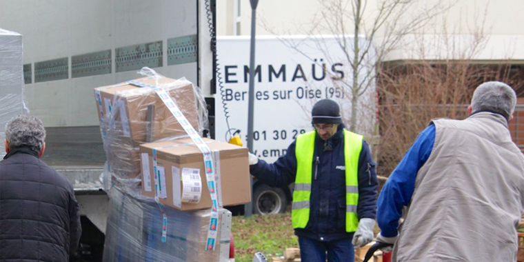 Le groupe Manutan soutient Emmaüs 